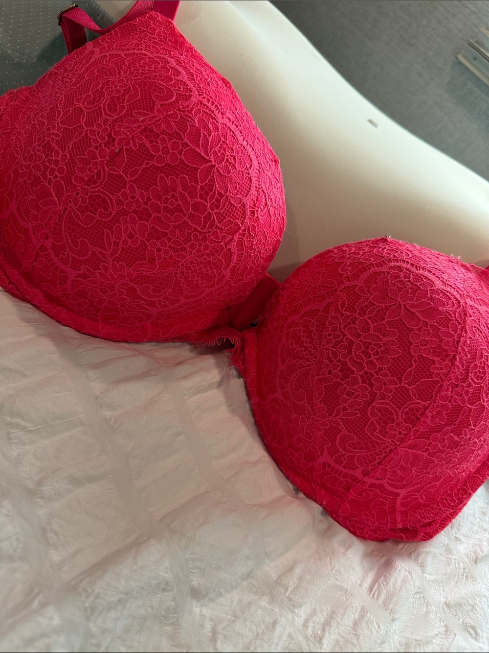 Victoria’s Secret Push-Up Bra - Bright Pink